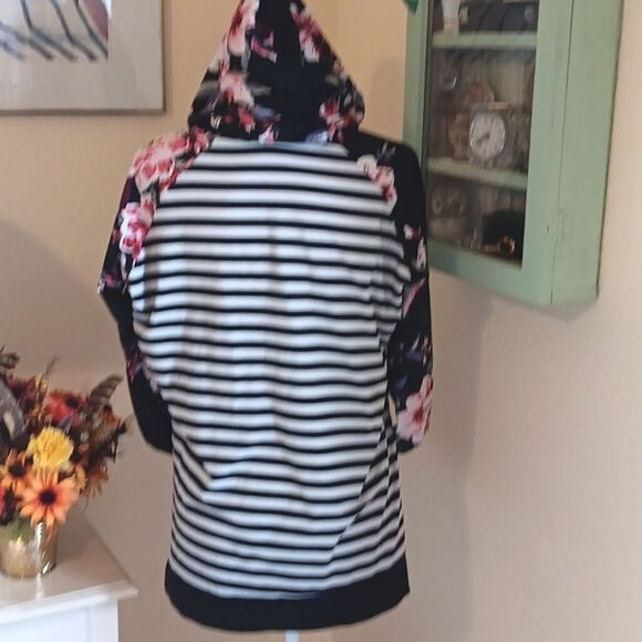 Lildy Striped and Flowered Hoodie - Picture 6 of 10